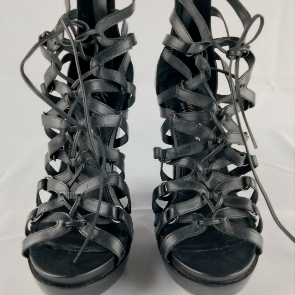Kenneth Cole 5 inch heels size 8 and 1/2